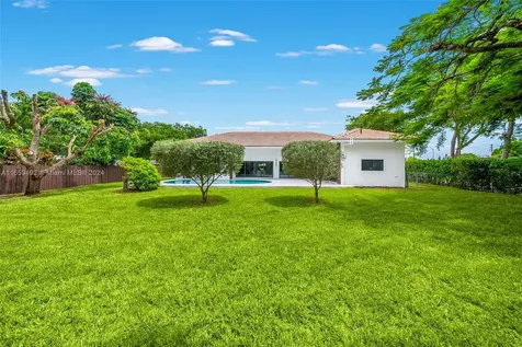 18590 NE 21st Avenue North Miami Beach FL 33179
