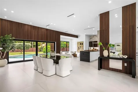 18590 NE 21st Avenue North Miami Beach FL 33179