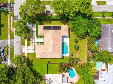 18590 NE 21st Avenue North Miami Beach FL 33179