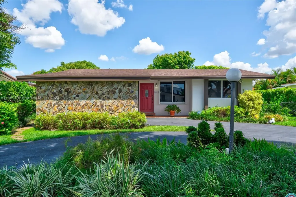 9125 SW 21st Terrace Miami FL 33165