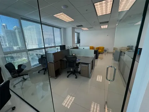 175 SW 7th Street Miami FL 33130