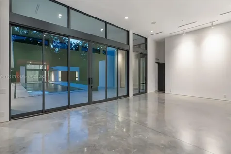 2710 Natoma Street Miami FL 33133