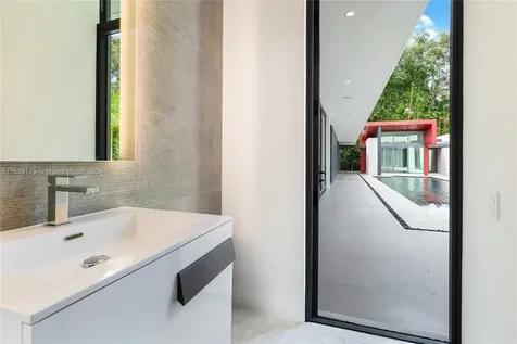 2710 Natoma Street Miami FL 33133
