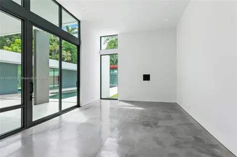 2710 Natoma Street Miami FL 33133
