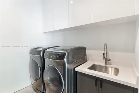 2710 Natoma Street Miami FL 33133