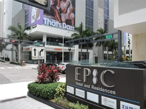 200 Biscayne Boulevard Way Miami FL 33131