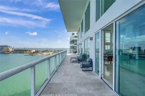 7939 East Drive North Bay Village FL 33141