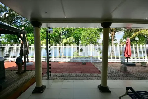 18840 NW 77th Court Hialeah FL 33015
