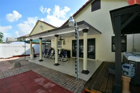 18840 NW 77th Court Hialeah FL 33015
