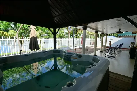 18840 NW 77th Court Hialeah FL 33015