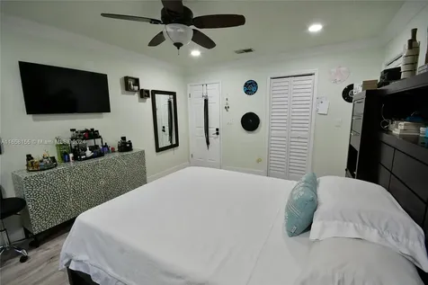 18840 NW 77th Court Hialeah FL 33015