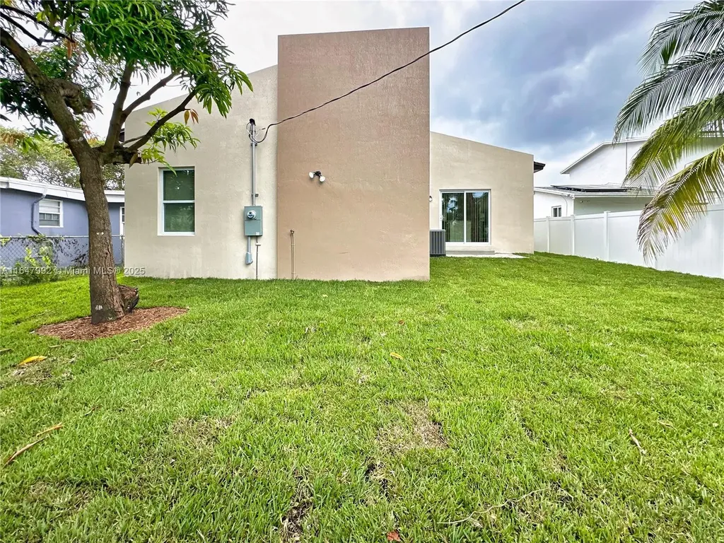 2941 NW 7th Court Fort Lauderdale FL 33311