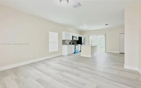 2941 NW 7th Court Fort Lauderdale FL 33311