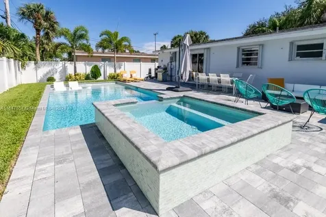 561 SE 2nd Terrace Pompano Beach FL 33060