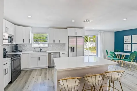 561 SE 2nd Terrace Pompano Beach FL 33060