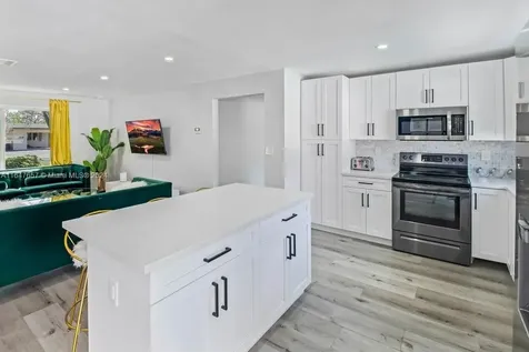 561 SE 2nd Terrace Pompano Beach FL 33060