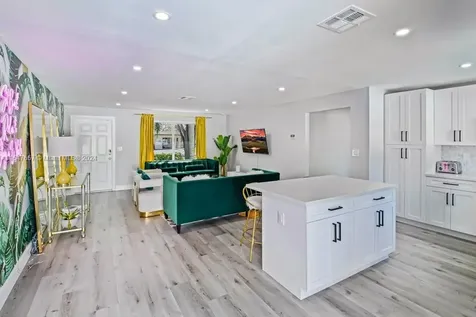 561 SE 2nd Terrace Pompano Beach FL 33060