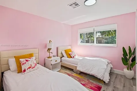 561 SE 2nd Terrace Pompano Beach FL 33060