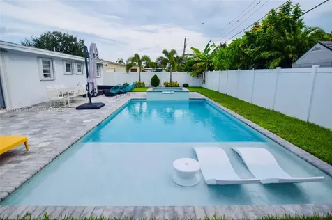 561 SE 2nd Terrace Pompano Beach FL 33060