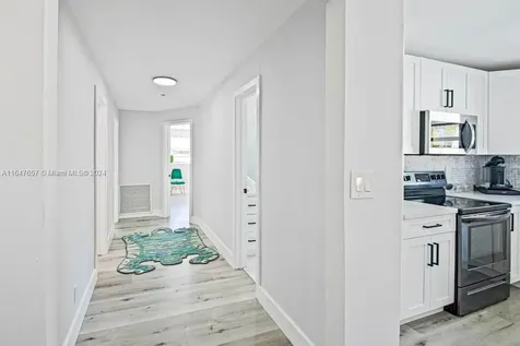 561 SE 2nd Terrace Pompano Beach FL 33060