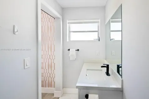 561 SE 2nd Terrace Pompano Beach FL 33060
