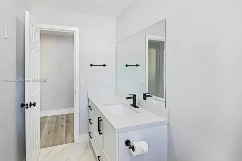 561 SE 2nd Terrace Pompano Beach FL 33060