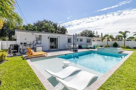 561 SE 2nd Terrace Pompano Beach FL 33060