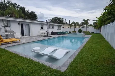 561 SE 2nd Terrace Pompano Beach FL 33060