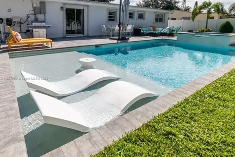 561 SE 2nd Terrace Pompano Beach FL 33060