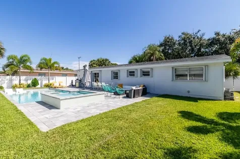 561 SE 2nd Terrace Pompano Beach FL 33060