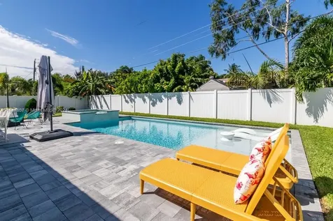 561 SE 2nd Terrace Pompano Beach FL 33060