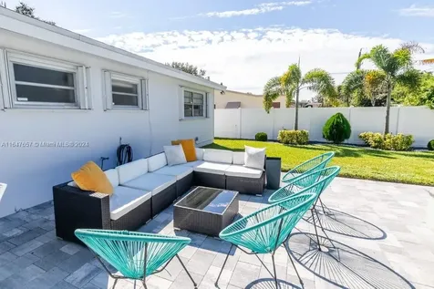 561 SE 2nd Terrace Pompano Beach FL 33060