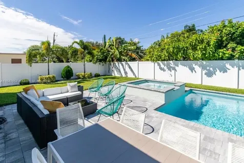 561 SE 2nd Terrace Pompano Beach FL 33060