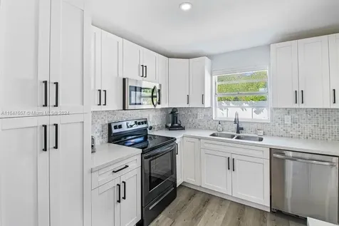 561 SE 2nd Terrace Pompano Beach FL 33060