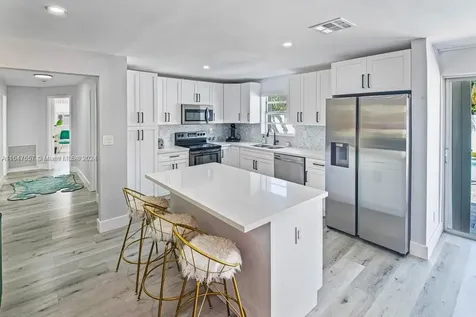 561 SE 2nd Terrace Pompano Beach FL 33060