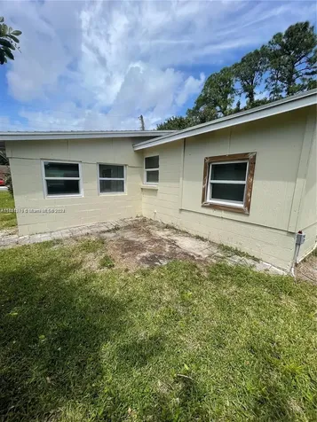 2008 N 51st Court Fort Pierce FL 34947