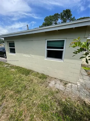 2008 N 51st Court Fort Pierce FL 34947
