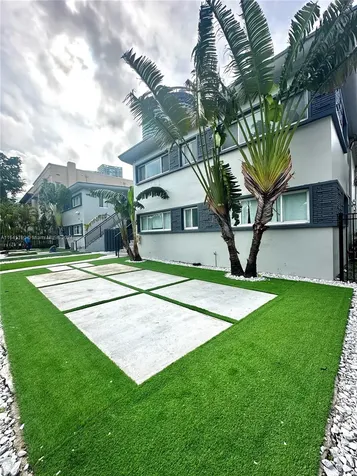 660 Lenox Avenue Miami Beach FL 33139