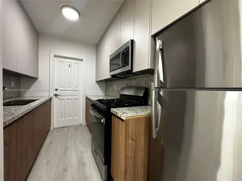 660 Lenox Avenue Miami Beach FL 33139