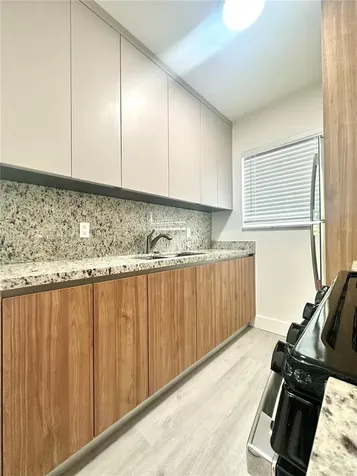 650 Lenox Avenue Miami Beach FL 33139