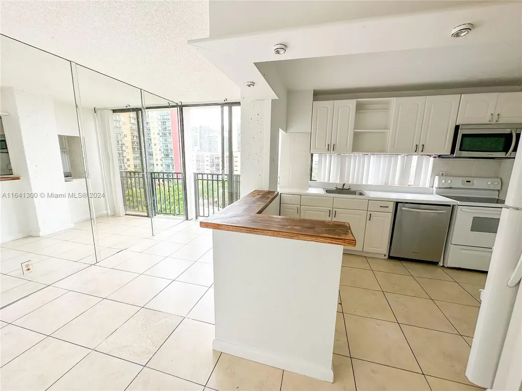 17021 N Bay Road Sunny Isles Beach FL 33160