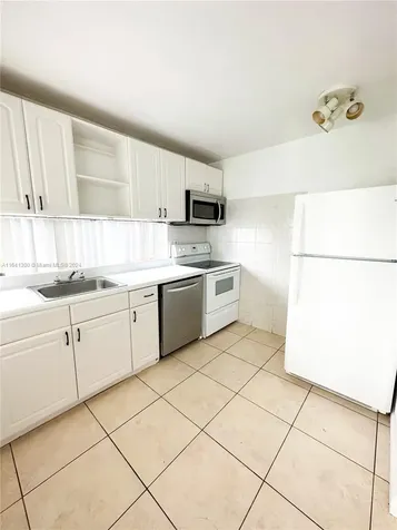 17021 N Bay Road Sunny Isles Beach FL 33160