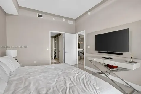 16385 Biscayne Boulevard North Miami Beach FL 33160
