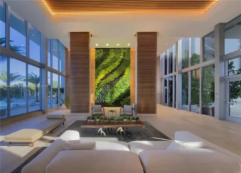 16385 Biscayne Boulevard North Miami Beach FL 33160