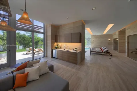 16385 Biscayne Boulevard North Miami Beach FL 33160