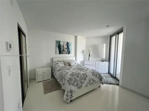 5555 Collins Avenue Miami Beach FL 33140