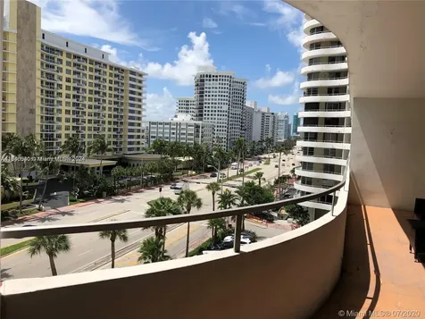 5555 Collins Avenue Miami Beach FL 33140