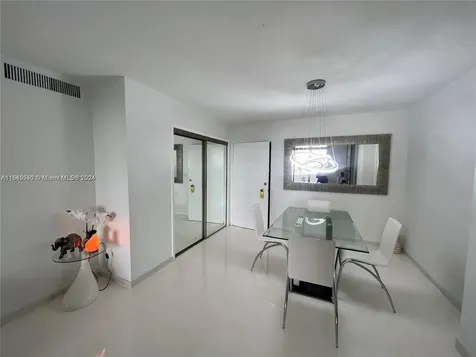 5555 Collins Avenue Miami Beach FL 33140