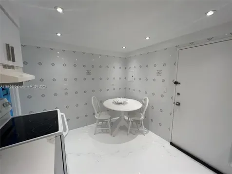 5555 Collins Avenue Miami Beach FL 33140