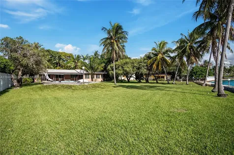 5975 N Bayshore Drive Miami FL 33137